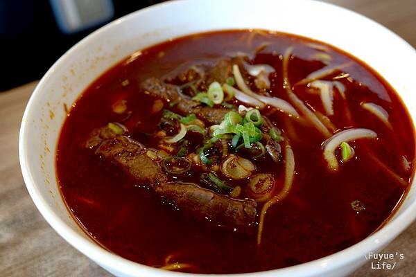 |新竹東區‧小吃| 段純貞只吃新竹自營店《段純貞牛肉麵 建功