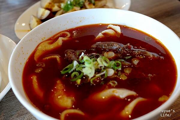 |新竹東區‧小吃| 段純貞只吃新竹自營店《段純貞牛肉麵 建功