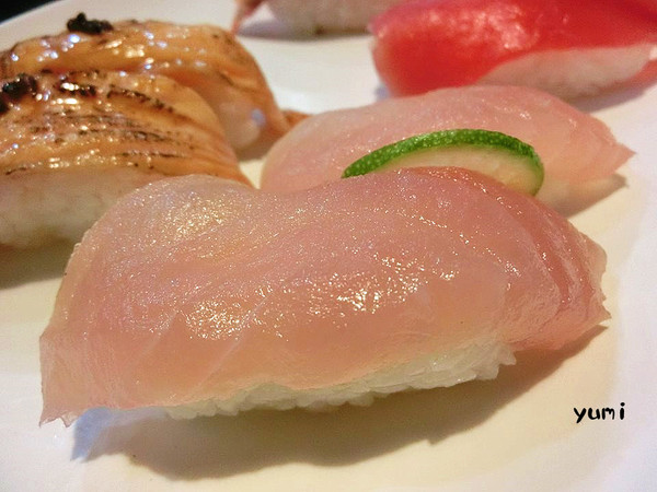 阿裕壽司:【台中食記】N訪→不排隊吃不到~超平價壽司&生魚片讓你回味無窮@阿裕壽司 阿裕壽司:【台中食記】N訪→不排隊吃不到~超平價壽司&生魚片讓你回味無窮@阿裕壽司