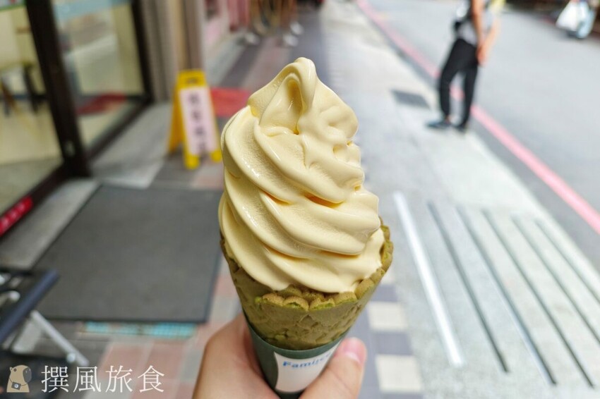 全家「芒果椰奶霜淇淋」好吃嗎？一口飛到夏日島嶼時光，全盈Pay買一送一優惠