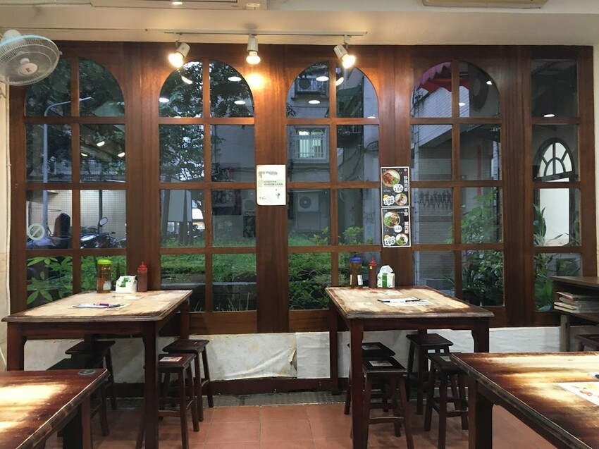 台北市內湖區[台北韓式]內湖區西湖站「首爾陶鍋之家」超高CP隱藏在巷弄間的美味韓式/免費小菜好好味好驚艷/餐點份量都很