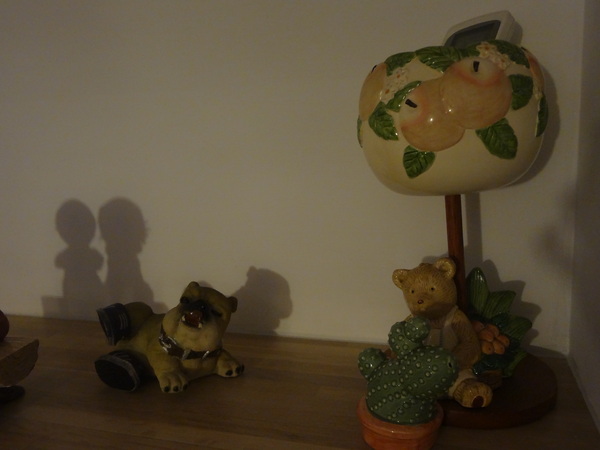 西納小街：1020711[官本金文愛台灣]西納小街與可愛的小熊來到童話般世界在彩虹步道上一起用餐