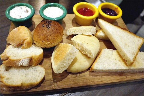 Tutti Cafe圖比咖啡創意早午餐：【Tutti Cafe圖比咖啡創意早午餐】松江南京站CP值美食，中西日敲出驚喜好滋味