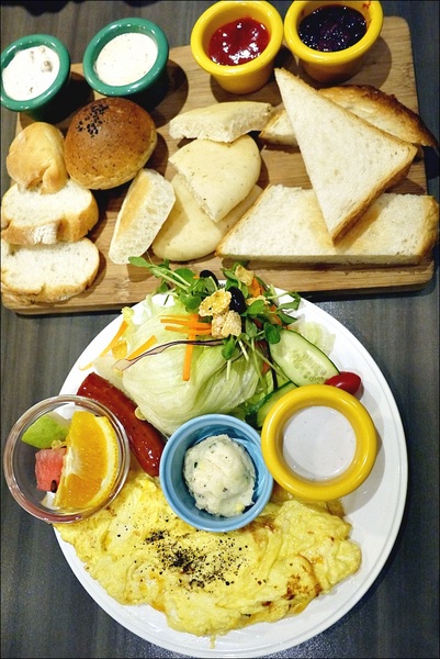 Tutti Cafe圖比咖啡創意早午餐：【Tutti Cafe圖比咖啡創意早午餐】松江南京站CP值美食，中西日敲出驚喜好滋味