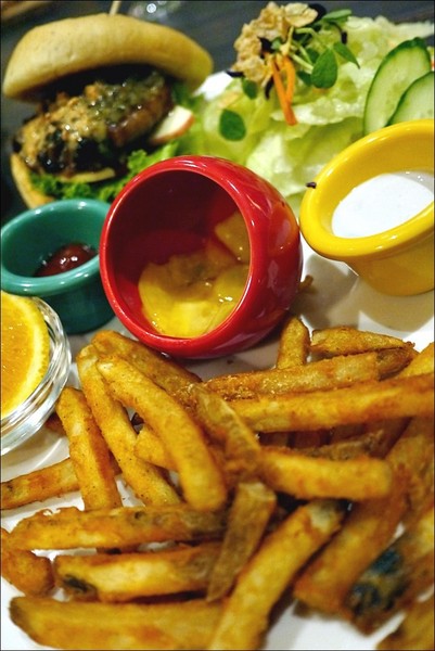 Tutti Cafe圖比咖啡創意早午餐：【Tutti Cafe圖比咖啡創意早午餐】松江南京站CP值美食，中西日敲出驚喜好滋味