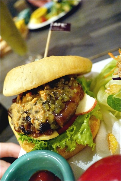 Tutti Cafe圖比咖啡創意早午餐：【Tutti Cafe圖比咖啡創意早午餐】松江南京站CP值美食，中西日敲出驚喜好滋味