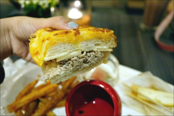 Tutti Cafe圖比咖啡創意早午餐：【Tutti Cafe圖比咖啡創意早午餐】松江南京站CP值美食，中西日敲出驚喜好滋味