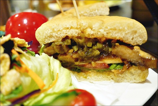 Tutti Cafe圖比咖啡創意早午餐：【Tutti Cafe圖比咖啡創意早午餐】松江南京站CP值美食，中西日敲出驚喜好滋味