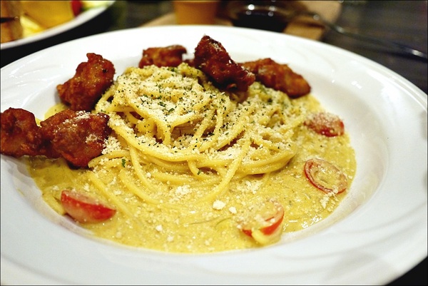 Tutti Cafe圖比咖啡創意早午餐：【Tutti Cafe圖比咖啡創意早午餐】松江南京站CP值美食，中西日敲出驚喜好滋味