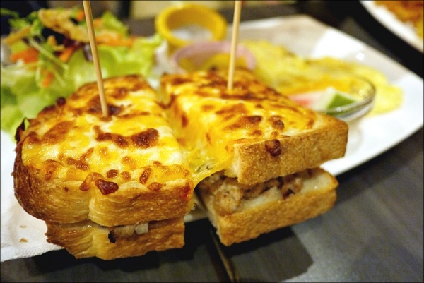 Tutti Cafe圖比咖啡創意早午餐：【Tutti Cafe圖比咖啡創意早午餐】松江南京站CP值美食，中西日敲出驚喜好滋味