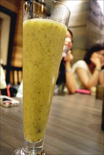 Tutti Cafe圖比咖啡創意早午餐：【Tutti Cafe圖比咖啡創意早午餐】松江南京站CP值美食，中西日敲出驚喜好滋味