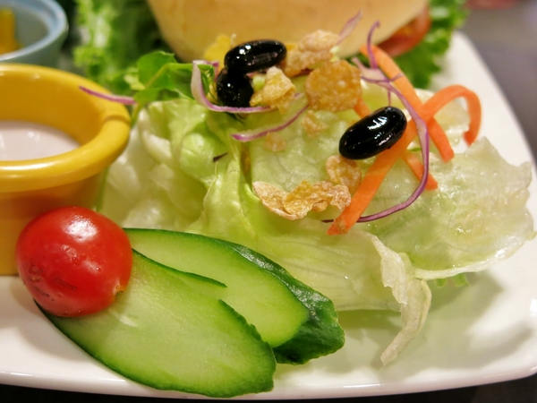 Tutti Cafe圖比咖啡創意早午餐：【捷運松江南京】喝泰迪熊咖啡，吃創意早午餐 — Tutti Cafe圖比咖啡