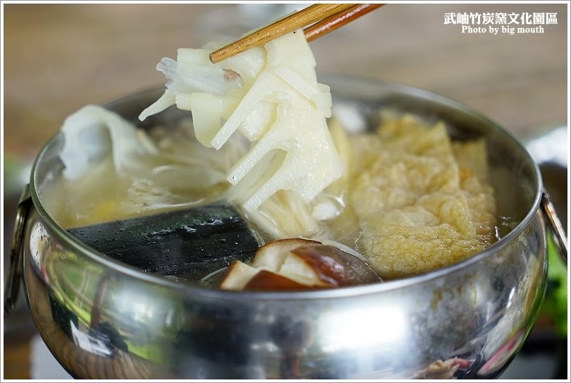 【南投景點】武岫竹炭窯文化園區‧難得一見的竹炭窯開窯，CAS優良林產品驗證的竹炭製品! - 大口老師的走跳學堂!