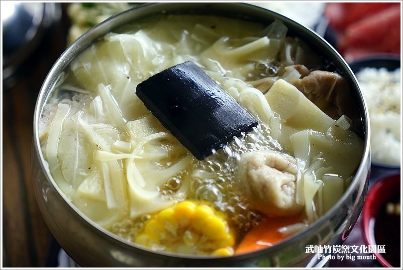 【南投景點】武岫竹炭窯文化園區‧難得一見的竹炭窯開窯，CAS優良林產品驗證的竹炭製品! - 大口老師的走跳學堂!