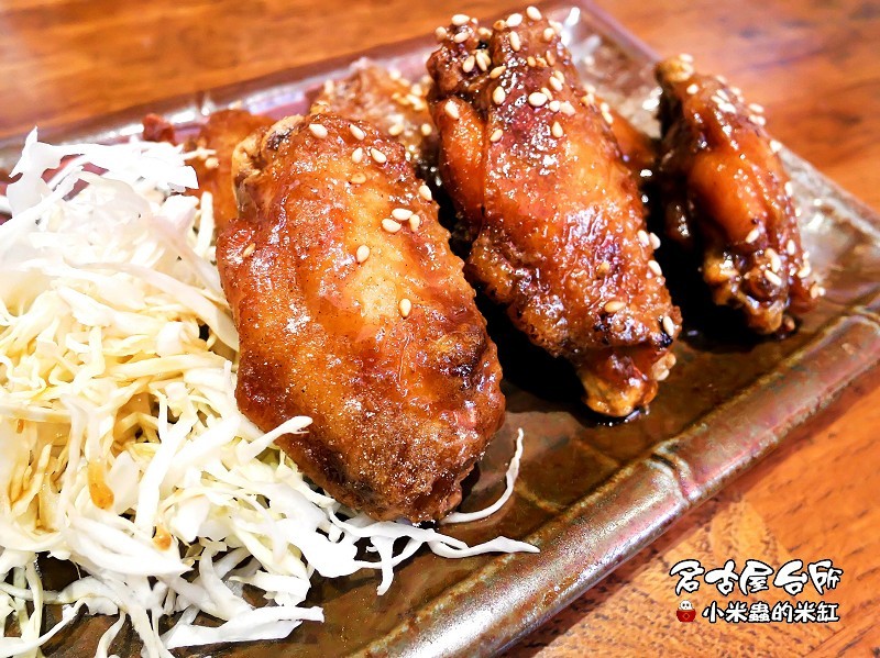 【捷運雙連站】名古屋台所~巷弄裡的排隊美食,超厚日式漢堡排令人讚賞,終於吃到了手羽先(炸雞翅)!!