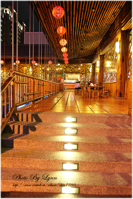 快來！蝦兒活跳跳×新鮮蝦子在這裡【黃金海岸活蝦之家】台中店