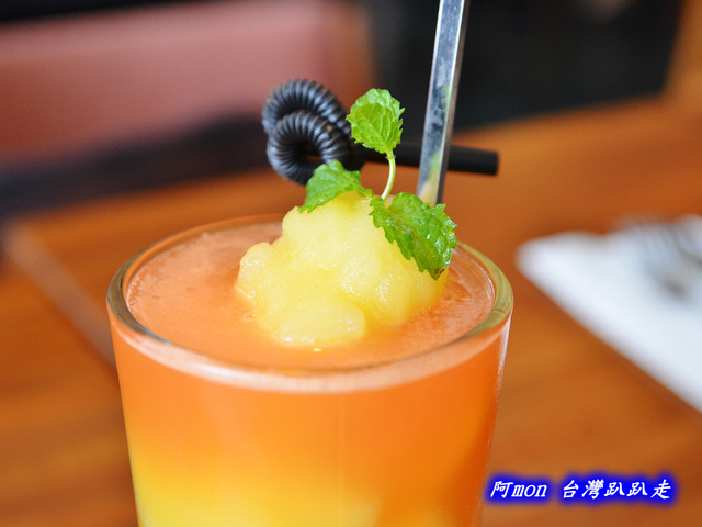 <台中北區>食記:熊抱尼克~口感多層次的牛小排墨西哥烤餅