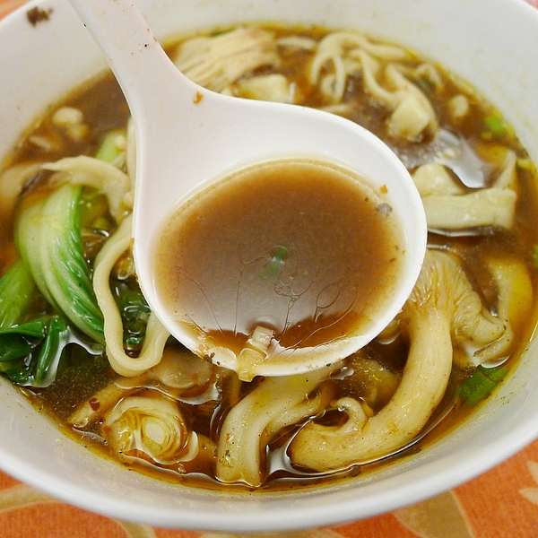 鳳荷三鮮：新竹_！oO0鳳荷三鮮0Oo！_中國風評價乾淨店，也能喝到拉花的紫米粥！？