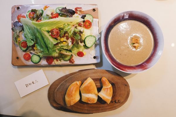 【食記】新北・鶯歌｜穎村食光，鶯歌三合院內的日式老宅創意義式料理・需預約｜新北美食、鶯歌火車站、巷弄隱密