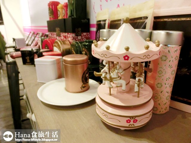 【廠商合作】Queen Coffee | 耶誕歡樂粉紅雙人套餐 特製草莓鬆餅 粉紅醬雞塊義大利麵 奢華風格的蘆洲下午茶