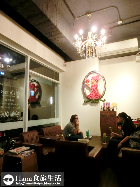 【廠商合作】Queen Coffee | 耶誕歡樂粉紅雙人套餐 特製草莓鬆餅 粉紅醬雞塊義大利麵 奢華風格的蘆洲下午茶