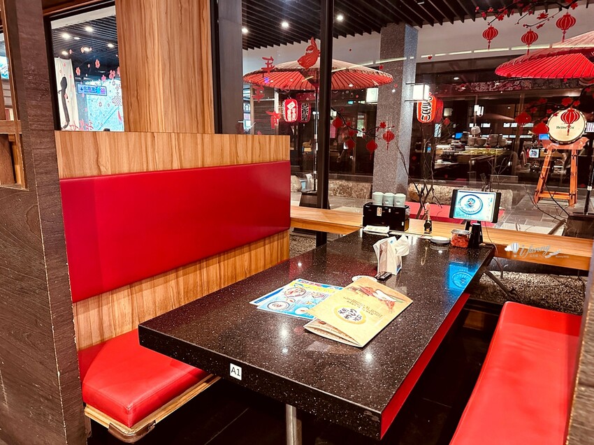 享受高品質的迴轉壽司，台中的大漁迴轉壽司大墩南店在黑鮪魚季提供超乎想像的新鮮美味，每一片壽司都是藝術品，每一口都是對味蕾的極致呵護！