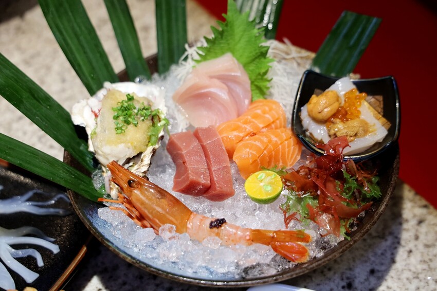 享受高品質的迴轉壽司，台中的大漁迴轉壽司大墩南店在黑鮪魚季提供超乎想像的新鮮美味，每一片壽司都是藝術品，每一口都是對味蕾的極致呵護！