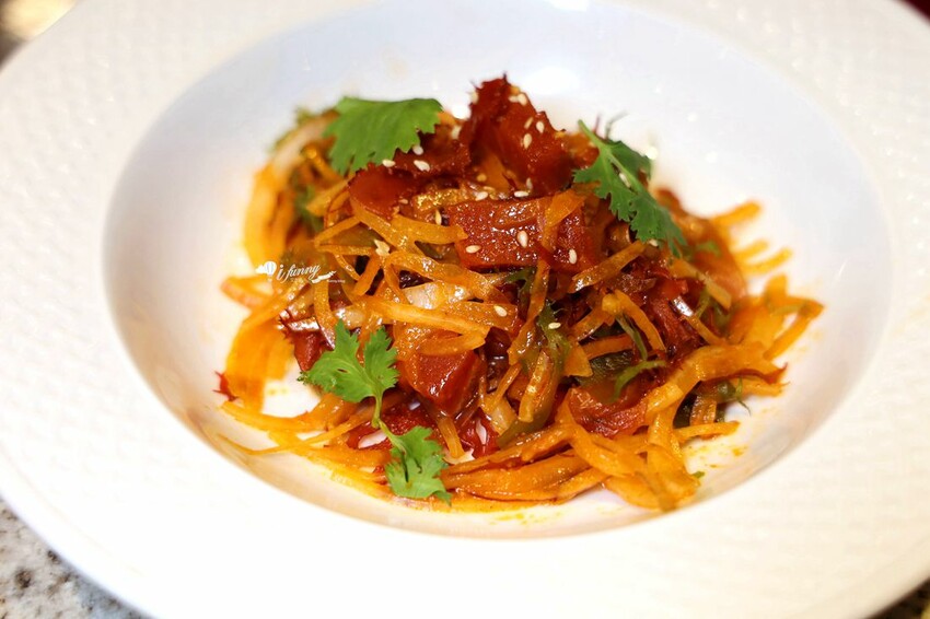 享受高品質的迴轉壽司，台中的大漁迴轉壽司大墩南店在黑鮪魚季提供超乎想像的新鮮美味，每一片壽司都是藝術品，每一口都是對味蕾的極致呵護！