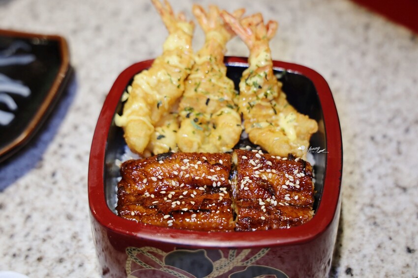 享受高品質的迴轉壽司，台中的大漁迴轉壽司大墩南店在黑鮪魚季提供超乎想像的新鮮美味，每一片壽司都是藝術品，每一口都是對味蕾的極致呵護！