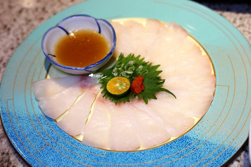 享受高品質的迴轉壽司，台中的大漁迴轉壽司大墩南店在黑鮪魚季提供超乎想像的新鮮美味，每一片壽司都是藝術品，每一口都是對味蕾的極致呵護！