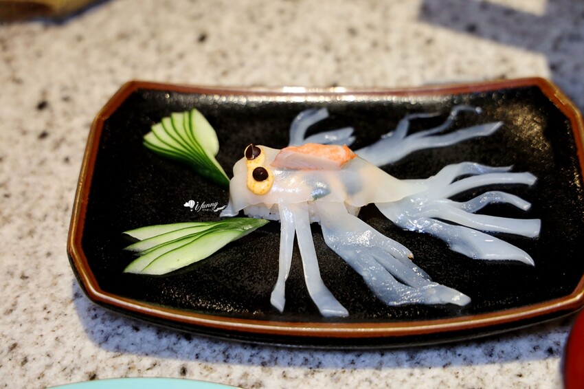 享受高品質的迴轉壽司，台中的大漁迴轉壽司大墩南店在黑鮪魚季提供超乎想像的新鮮美味，每一片壽司都是藝術品，每一口都是對味蕾的極致呵護！