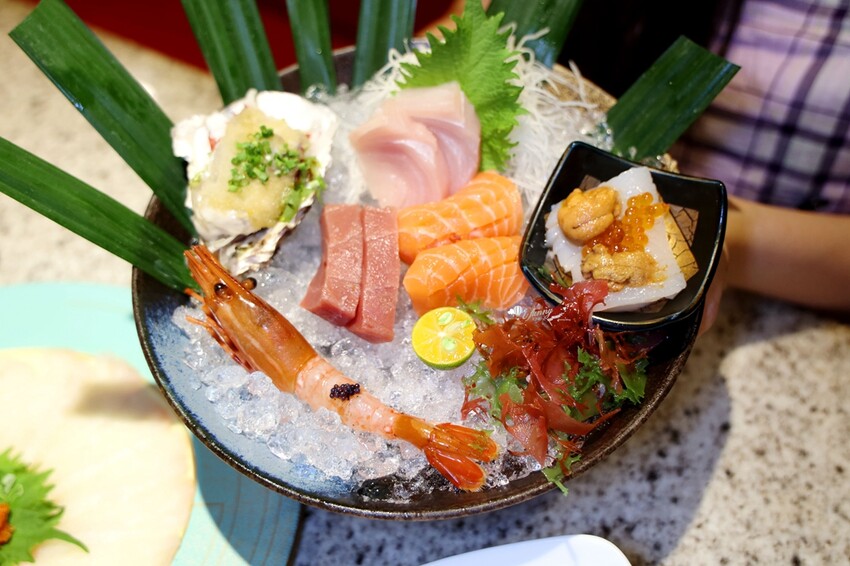 享受高品質的迴轉壽司，台中的大漁迴轉壽司大墩南店在黑鮪魚季提供超乎想像的新鮮美味，每一片壽司都是藝術品，每一口都是對味蕾的極致呵護！