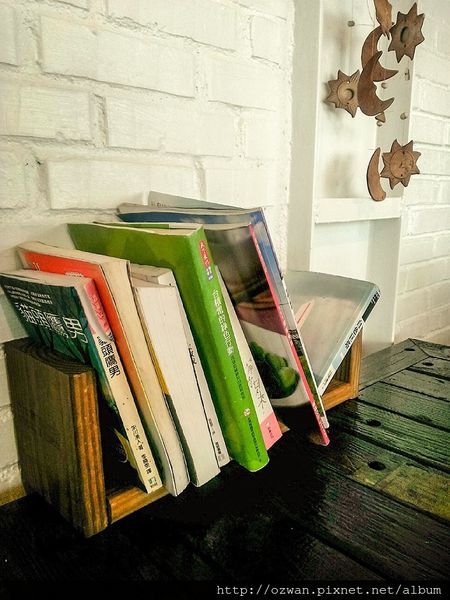 [吃喝]上山閱讀。