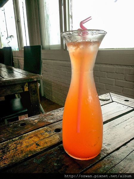 [吃喝]上山閱讀。