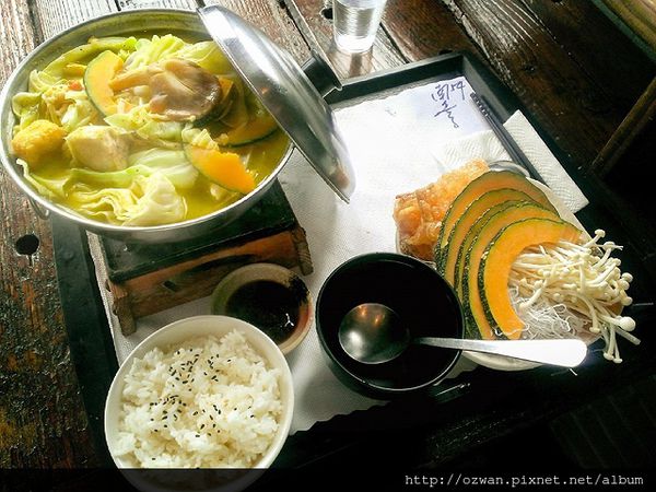 [吃喝]上山閱讀。