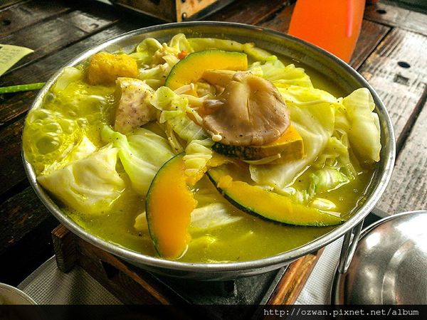 [吃喝]上山閱讀。