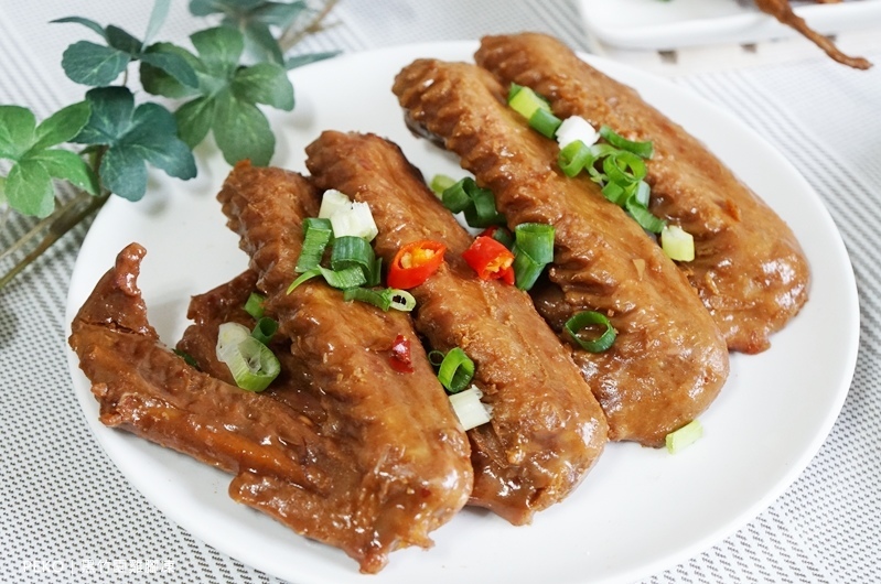 彰化美食.黑竹園.黑竹園雞腳凍.黑竹園菜單.彰化伴手禮.黑竹園訂購.雞腳凍推薦.滷味推薦.宅配滷味.員林雞腳凍.雞腳凍食尚玩家.冰鎮滷味.