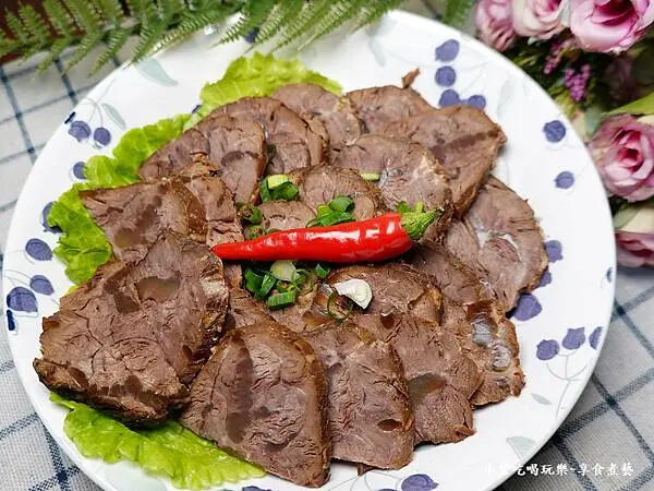 黑竹園滷牛腱-員林黑竹園雞腳凍 (2).jpg 黑竹園滷牛腱-員林黑竹園雞腳凍 (2).jpg