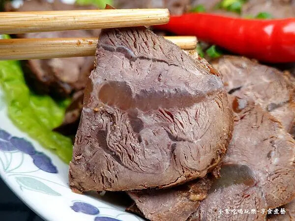 黑竹園滷牛腱-員林黑竹園雞腳凍 (1).jpg 黑竹園滷牛腱-員林黑竹園雞腳凍 (1).jpg