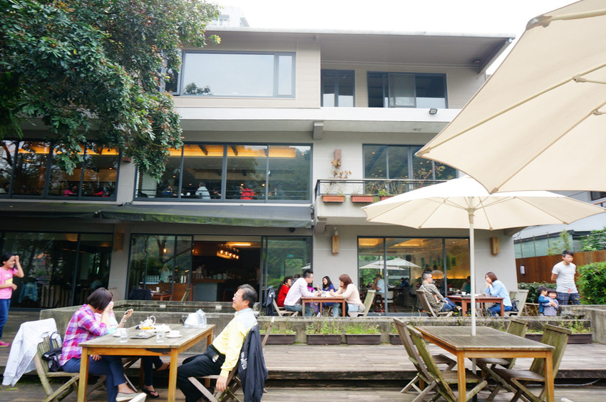 La Villa Wulai 新店烏來，燕子湖湖畔景觀餐廳，人氣質感咖啡館推薦。