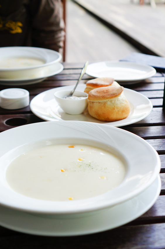 La Villa Wulai 新店烏來，燕子湖湖畔景觀餐廳，人氣質感咖啡館推薦。