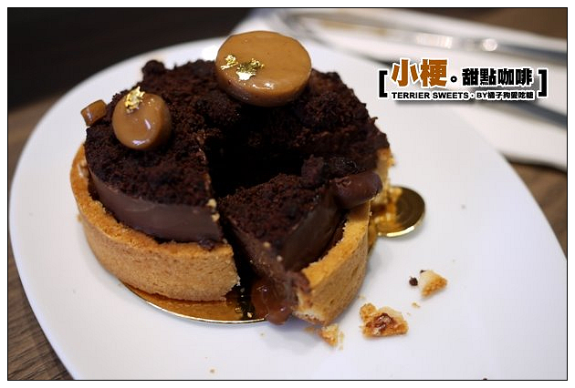 【台中甜溜食記】小梗甜點咖啡：輕柔雲朵舒芙蕾蛋糕~美味不再稍縱即逝