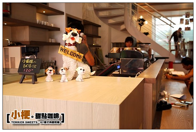 【台中甜溜食記】小梗甜點咖啡：輕柔雲朵舒芙蕾蛋糕~美味不再稍縱即逝