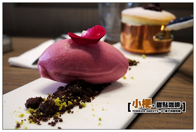 【台中甜溜食記】小梗甜點咖啡：輕柔雲朵舒芙蕾蛋糕~美味不再稍縱即逝