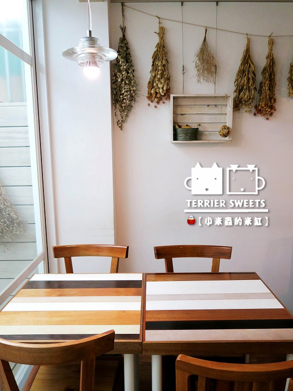 【台中下午茶】小梗甜點咖啡~♥漂亮的像藝術品般甜點,繽紛又美味♥~