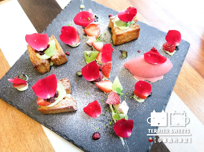 【台中下午茶】小梗甜點咖啡~♥漂亮的像藝術品般甜點,繽紛又美味♥~
