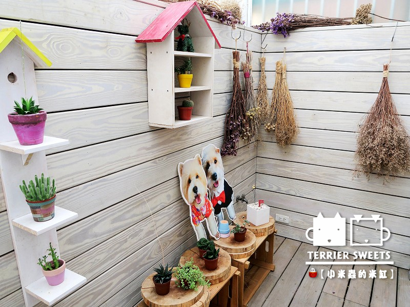 【台中下午茶】小梗甜點咖啡~♥漂亮的像藝術品般甜點,繽紛又美味♥~