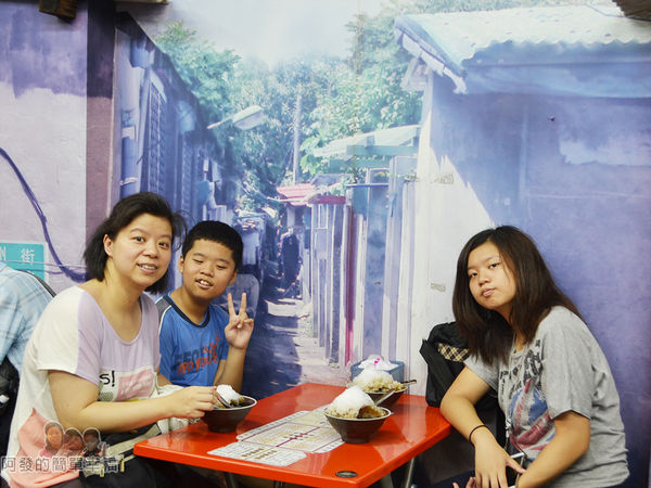 呷二嘴18-美食上桌