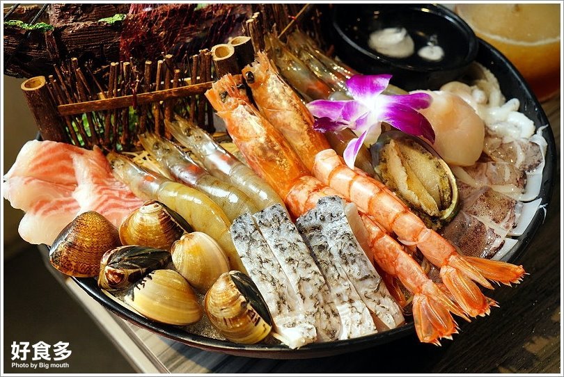 【台北火鍋推薦】好食多涮涮鍋(雙城店).超夢幻花好肉緣雙人套餐,超大肉盤好過癮!超萌牛奶熊、牛奶狗狗免費加湯;壽星獨享玫瑰松阪豬花或玫瑰軟絲,慶生聚餐都適合!