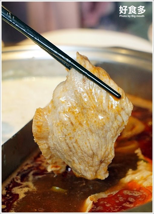 【台北火鍋推薦】好食多涮涮鍋(雙城店).超夢幻花好肉緣雙人套餐,超大肉盤好過癮!超萌牛奶熊、牛奶狗狗免費加湯;壽星獨享玫瑰松阪豬花或玫瑰軟絲,慶生聚餐都適合!